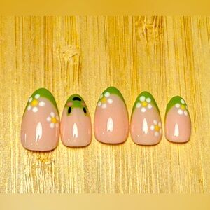 Green Frog and white PressOn Nails
all sizes available
dm me for custom nails!